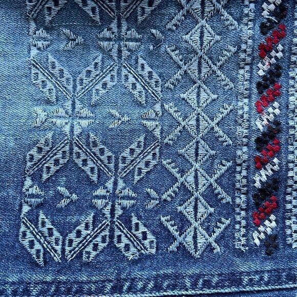 MM Vintage Embroidered Ankle Jean - Picture 3 of 7